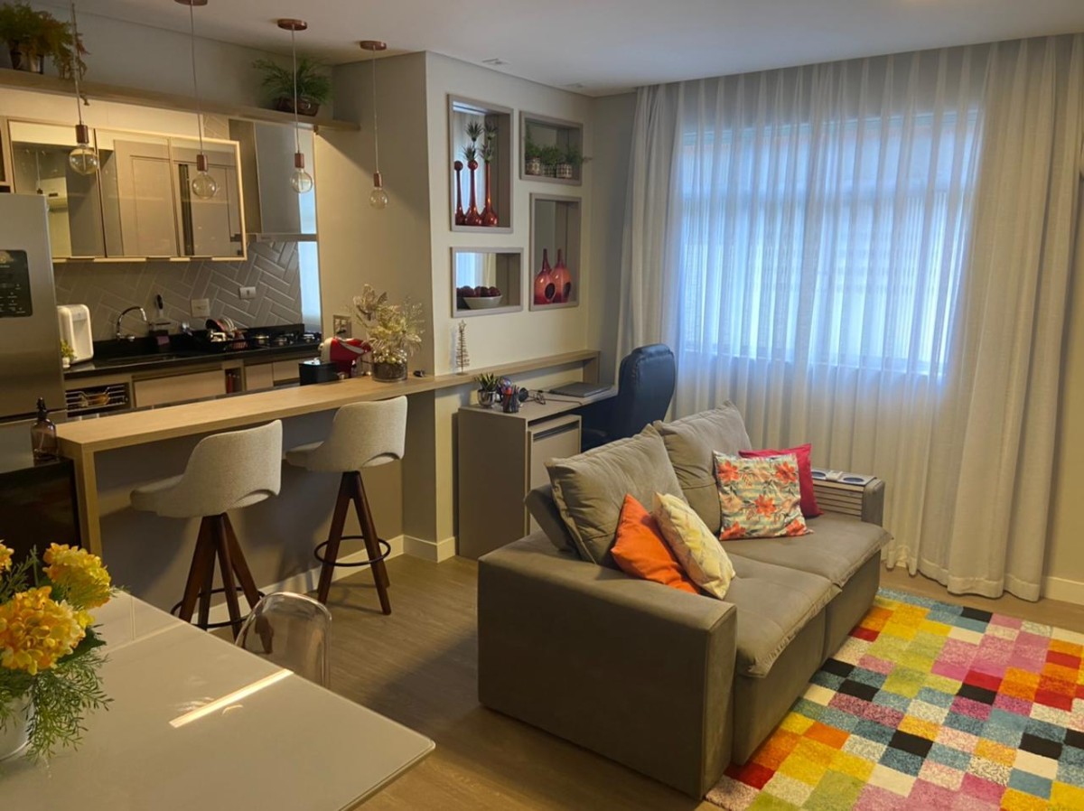 Apartamento à venda de 1 dormitório com garagem em São Vicente SP.