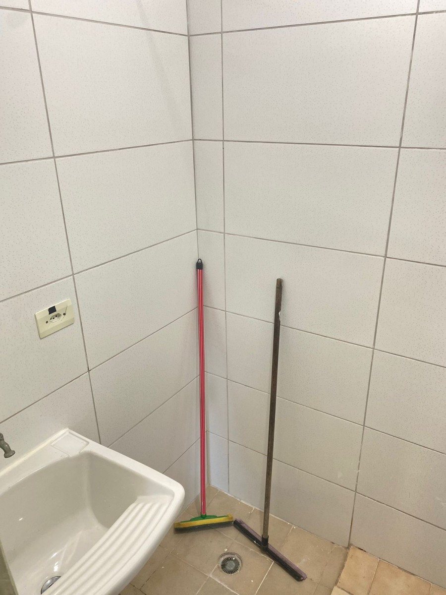 Aluga-se apartamento com 1 dormitório, com garagem, centro de São Vicente, SP