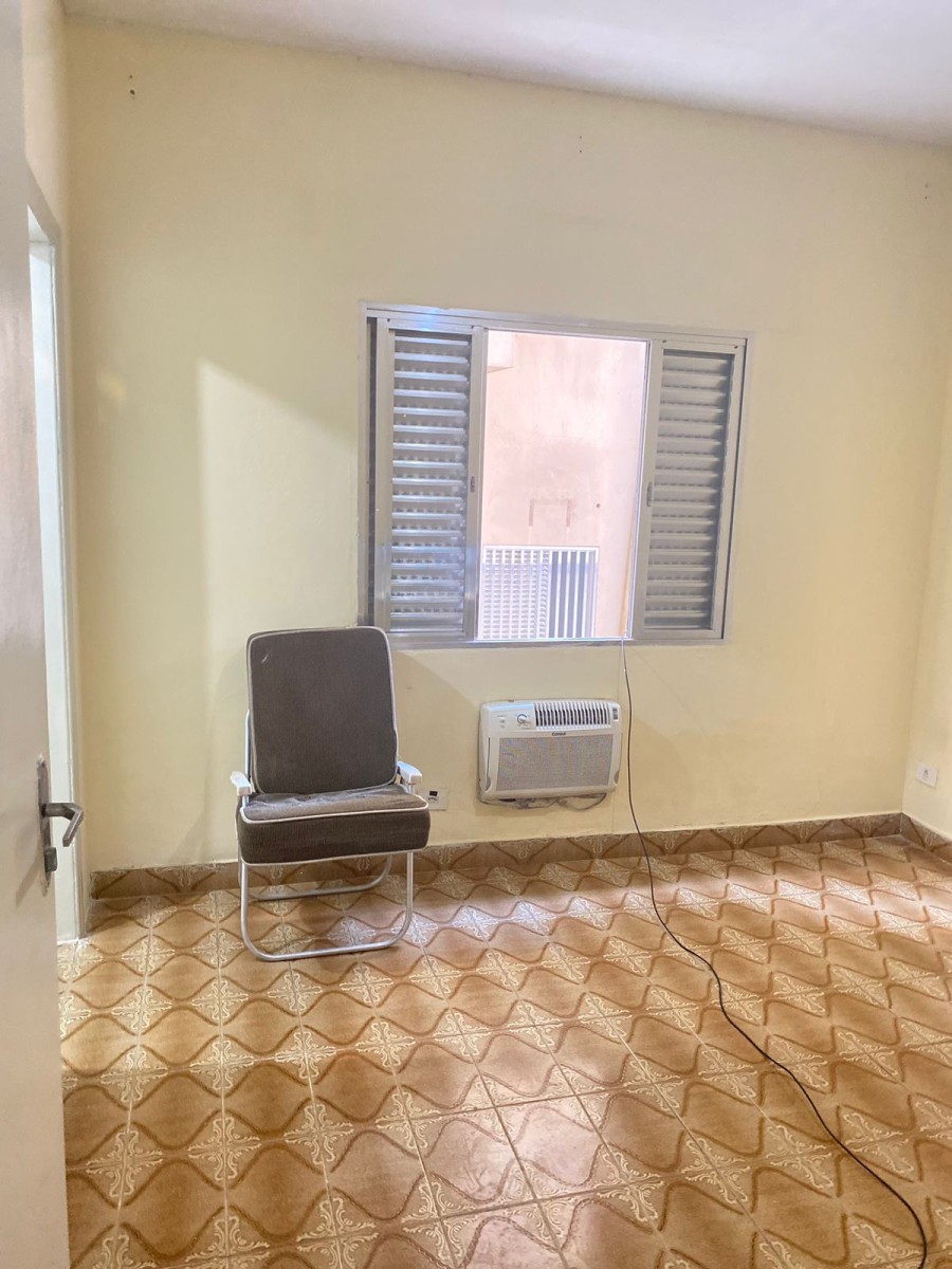 Aluga-se apartamento com 1 dormitório, com garagem, centro de São Vicente, SP