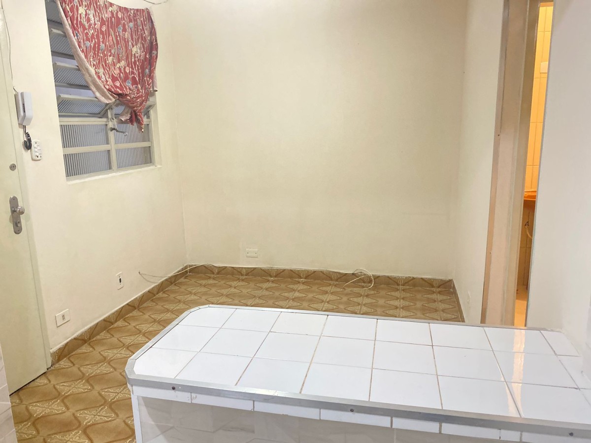 Aluga-se apartamento com 1 dormitório, com garagem, centro de São Vicente, SP