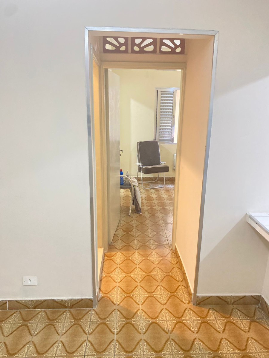 Aluga-se apartamento com 1 dormitório, com garagem, centro de São Vicente, SP