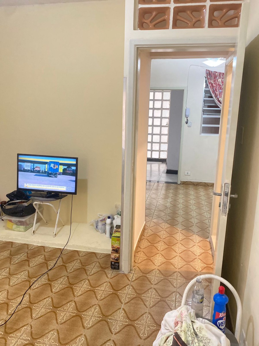 Aluga-se apartamento com 1 dormitório, com garagem, centro de São Vicente, SP