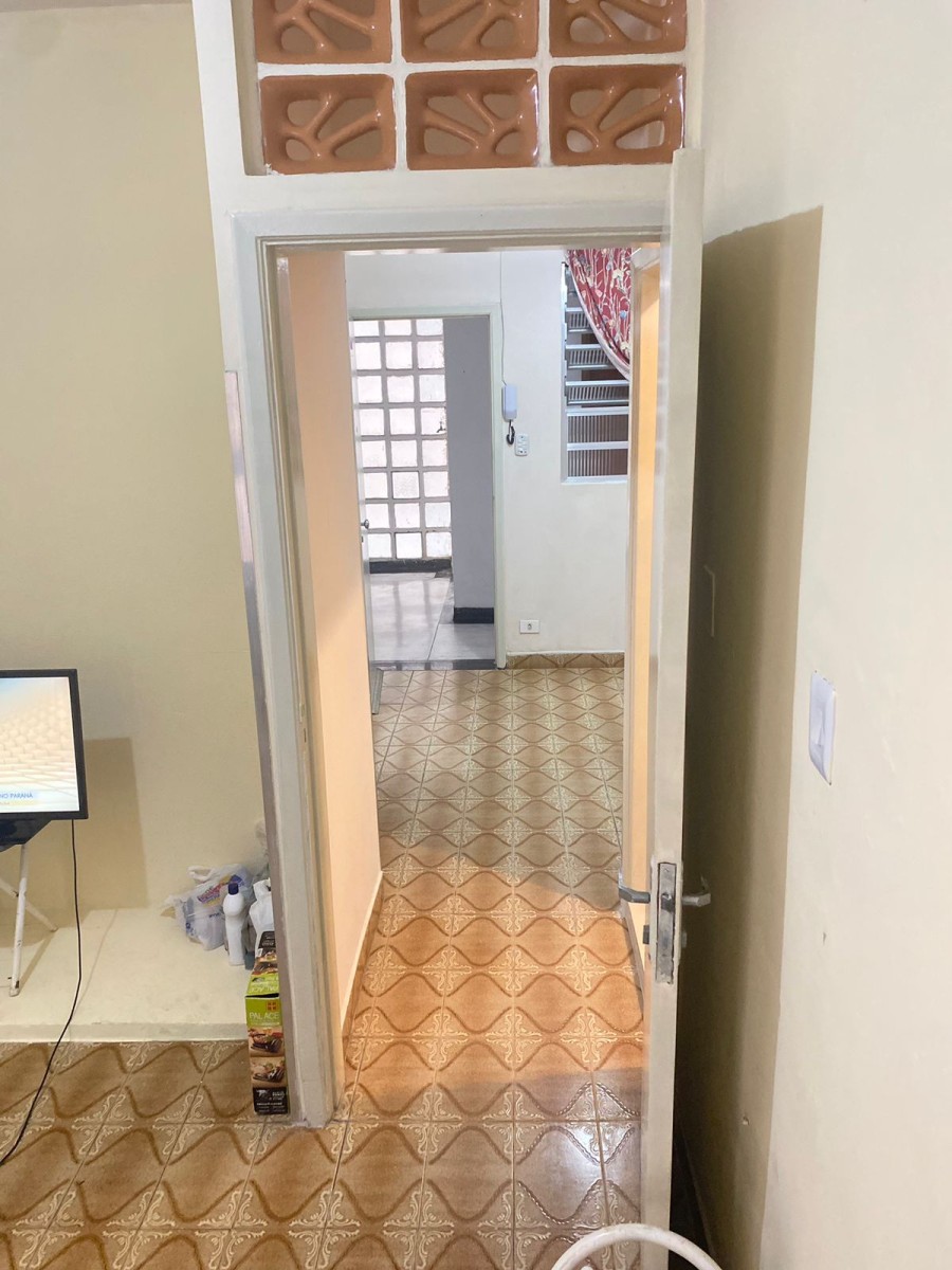 Aluga-se apartamento com 1 dormitório, com garagem, centro de São Vicente, SP
