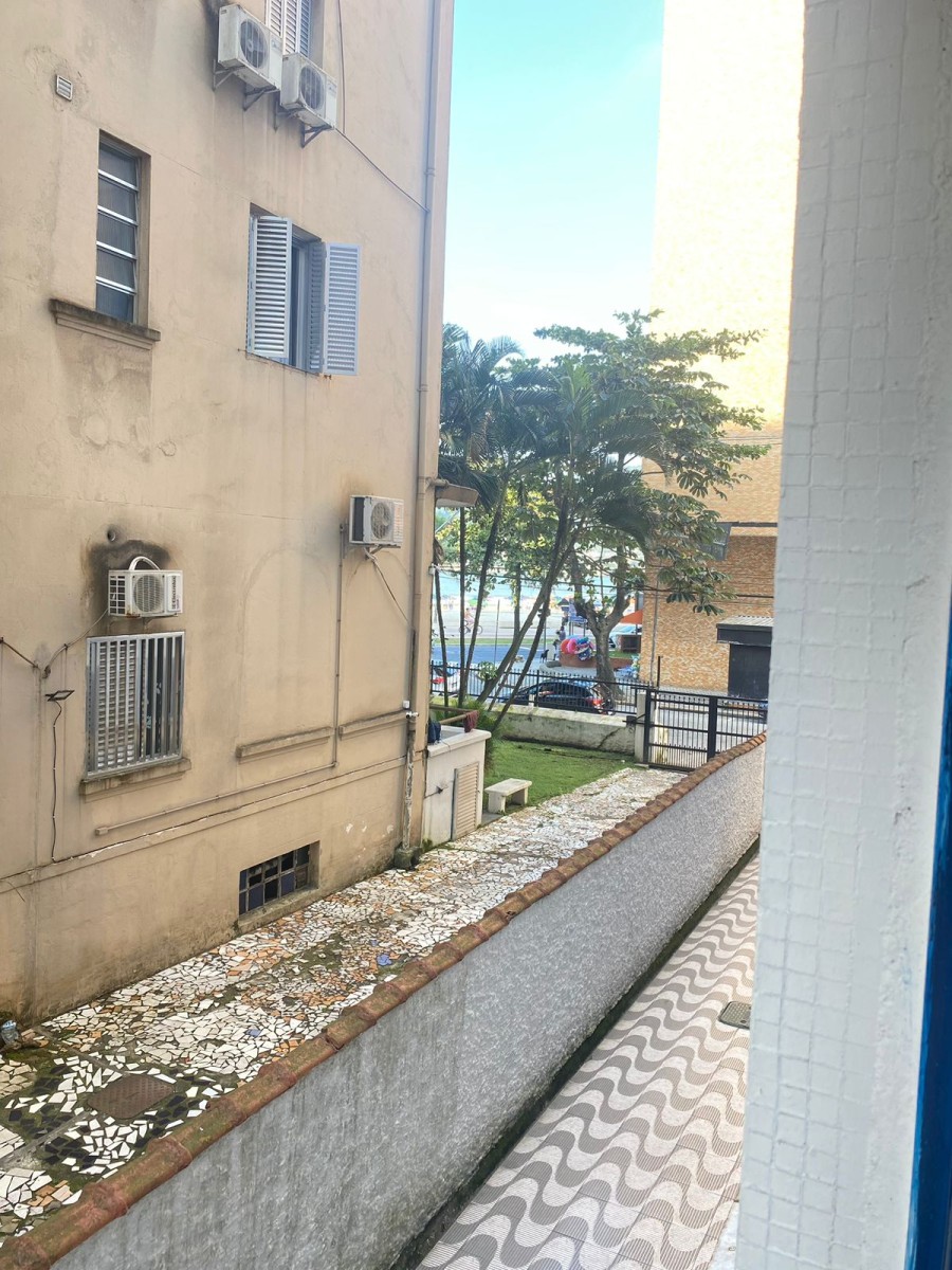 Aluga-se apartamento com 1 dormitório, com garagem, centro de São Vicente, SP