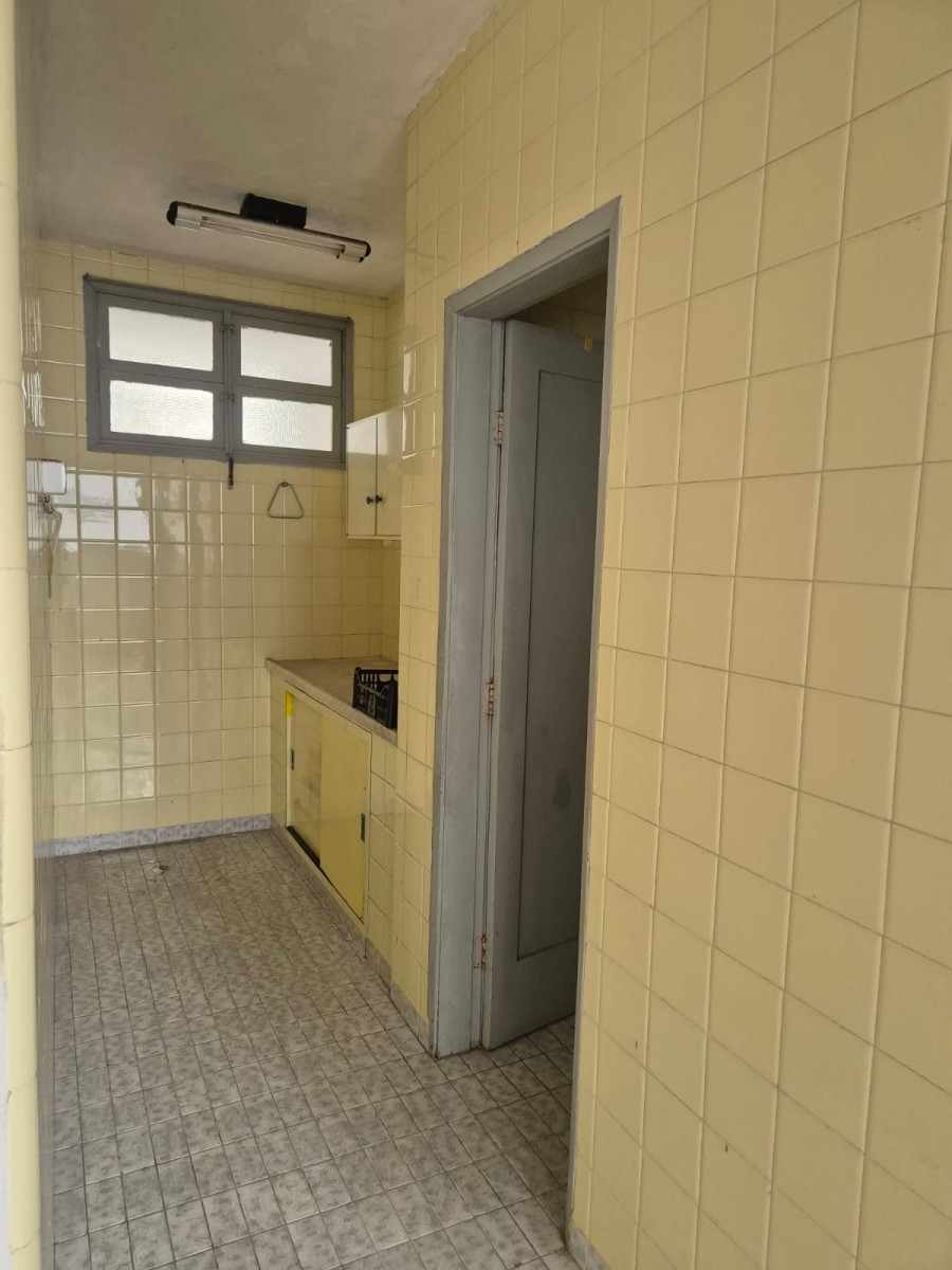 Apartamento à Venda, 1 Dormitório, Rua Saldanha da Gama, na Quadra da Praia dos Milionários, Itararé, São Vivente, SP