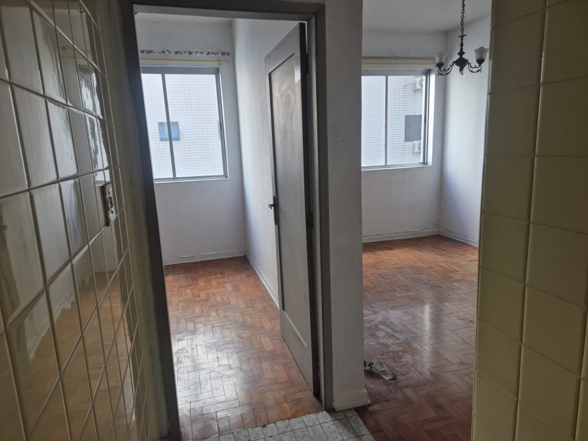 Apartamento à Venda, 1 Dormitório, Rua Saldanha da Gama, na Quadra da Praia dos Milionários, Itararé, São Vivente, SP