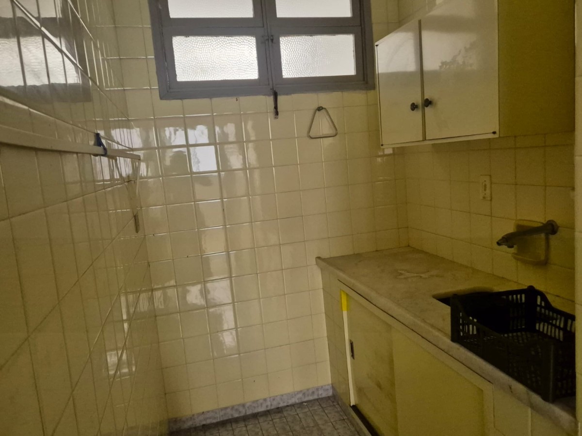 Apartamento à Venda, 1 Dormitório, Rua Saldanha da Gama, na Quadra da Praia dos Milionários, Itararé, São Vivente, SP