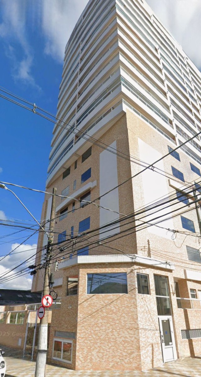 Apartamento à venda de 2 dormitórios com lazer e 2 vagas de garagem em São Vicente SP