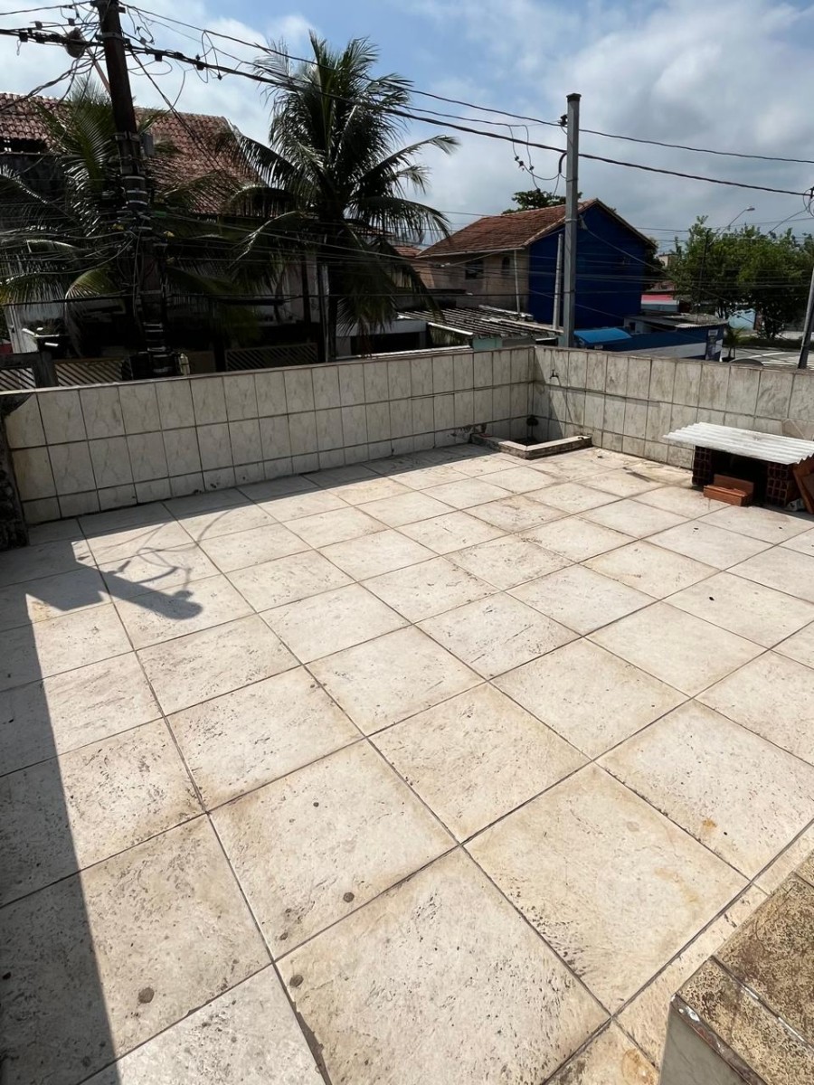 Casa à venda 3 dormitórios, com garagem em São Vicente SP