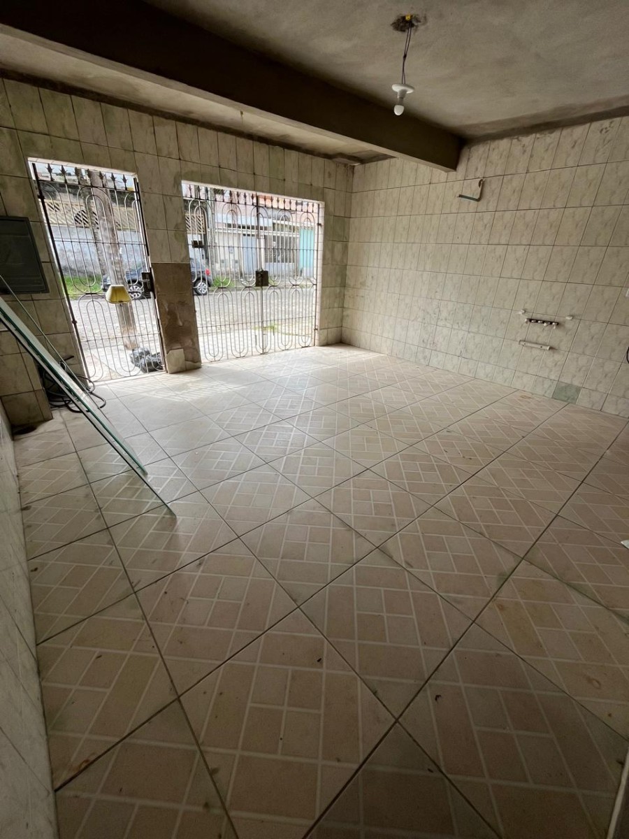 Casa à venda 3 dormitórios, com garagem em São Vicente SP