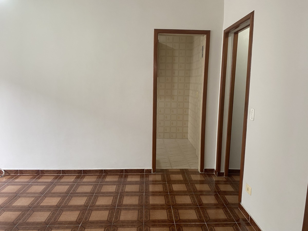 Apartamento à Venda com 1 Dormitório, Vaga de garagem, no Centro de São Vicente, SP