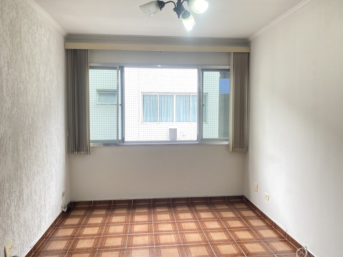 Apartamento à Venda com 1 Dormitório, Vaga de garagem, no Centro de São Vicente, SP