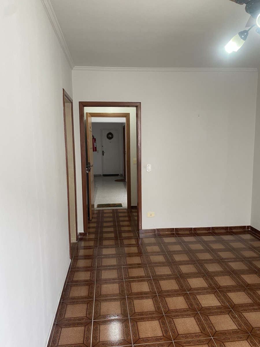 Apartamento à Venda com 1 Dormitório, Vaga de garagem, no Centro de São Vicente, SP