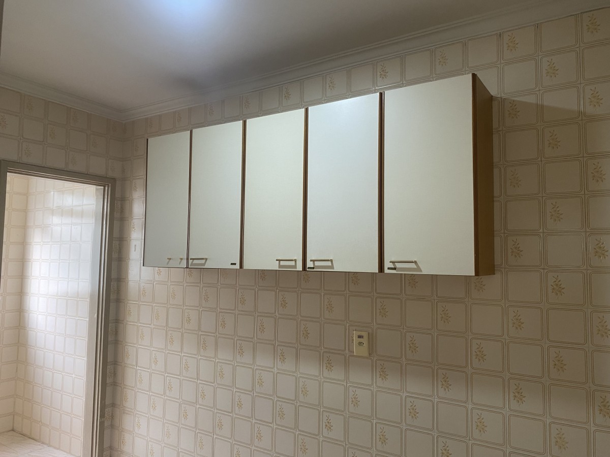 Apartamento à Venda com 1 Dormitório, Vaga de garagem, no Centro de São Vicente, SP