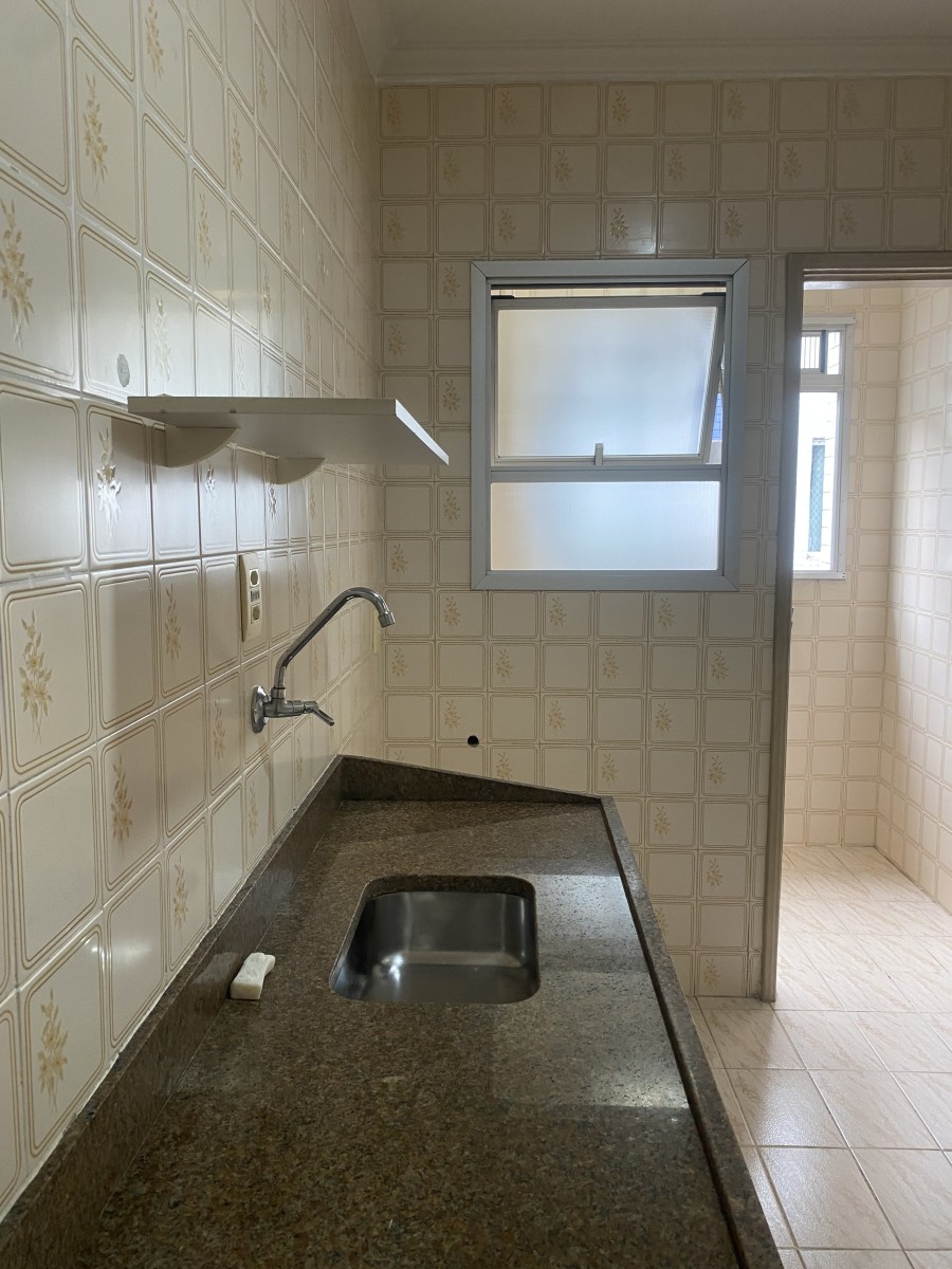 Apartamento à Venda com 1 Dormitório, Vaga de garagem, no Centro de São Vicente, SP