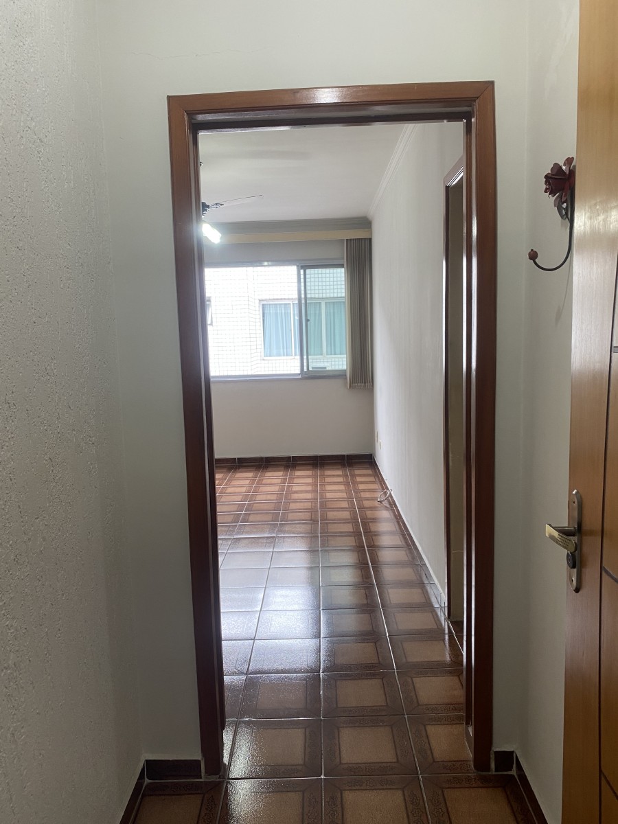 Apartamento à Venda com 1 Dormitório, Vaga de garagem, no Centro de São Vicente, SP