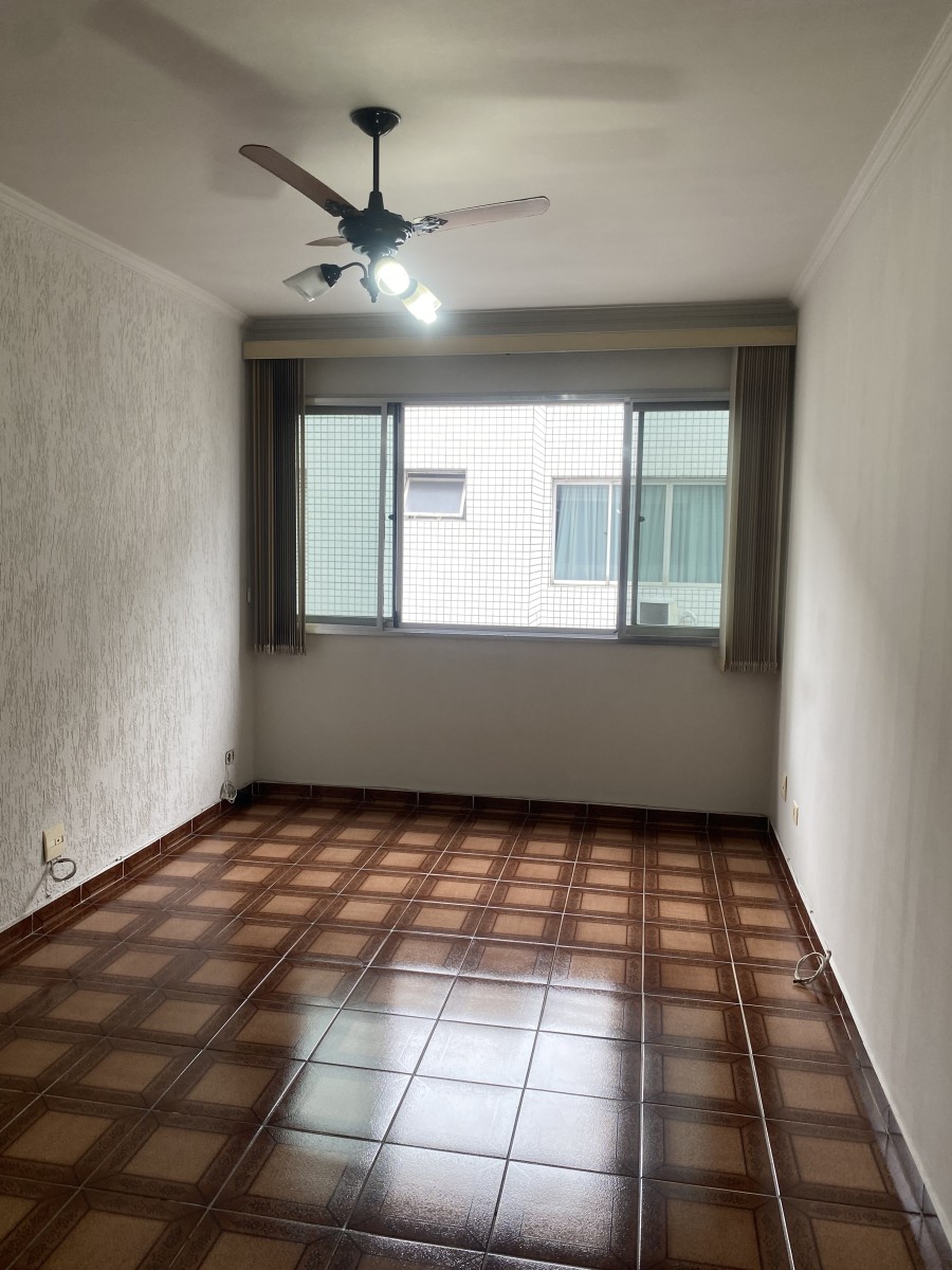 Apartamento à Venda com 1 Dormitório, Vaga de garagem, no Centro de São Vicente, SP