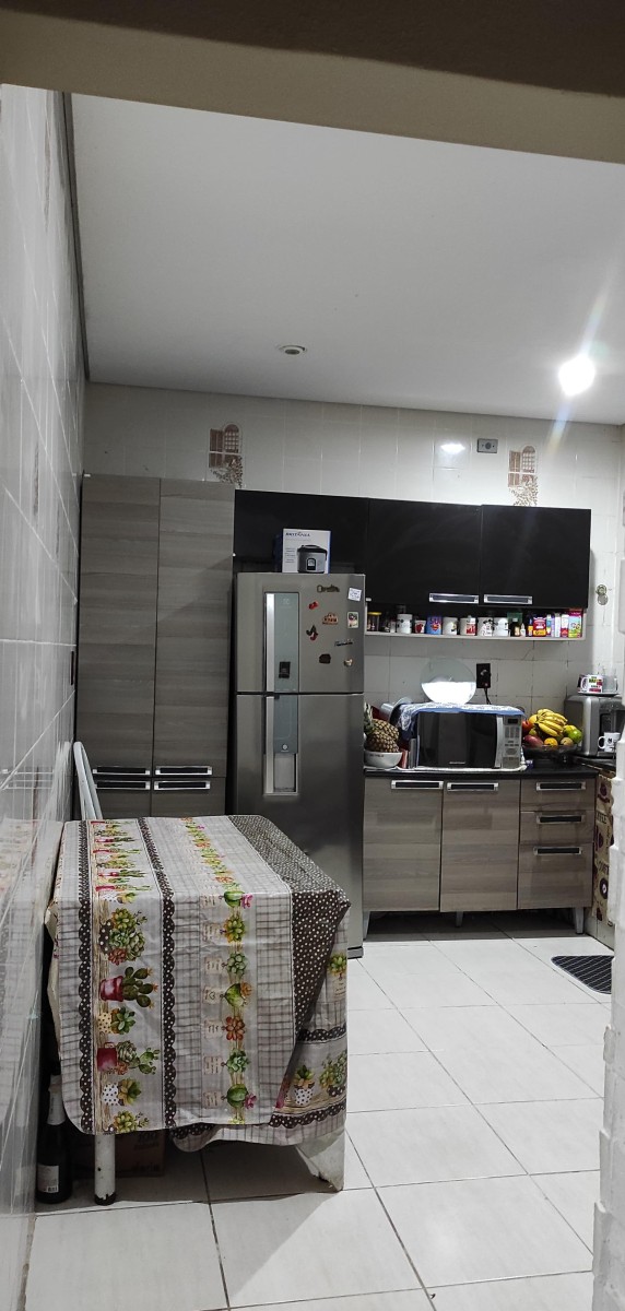 Casa à venda de 2 dormitórios com garagem em São Vicente SP