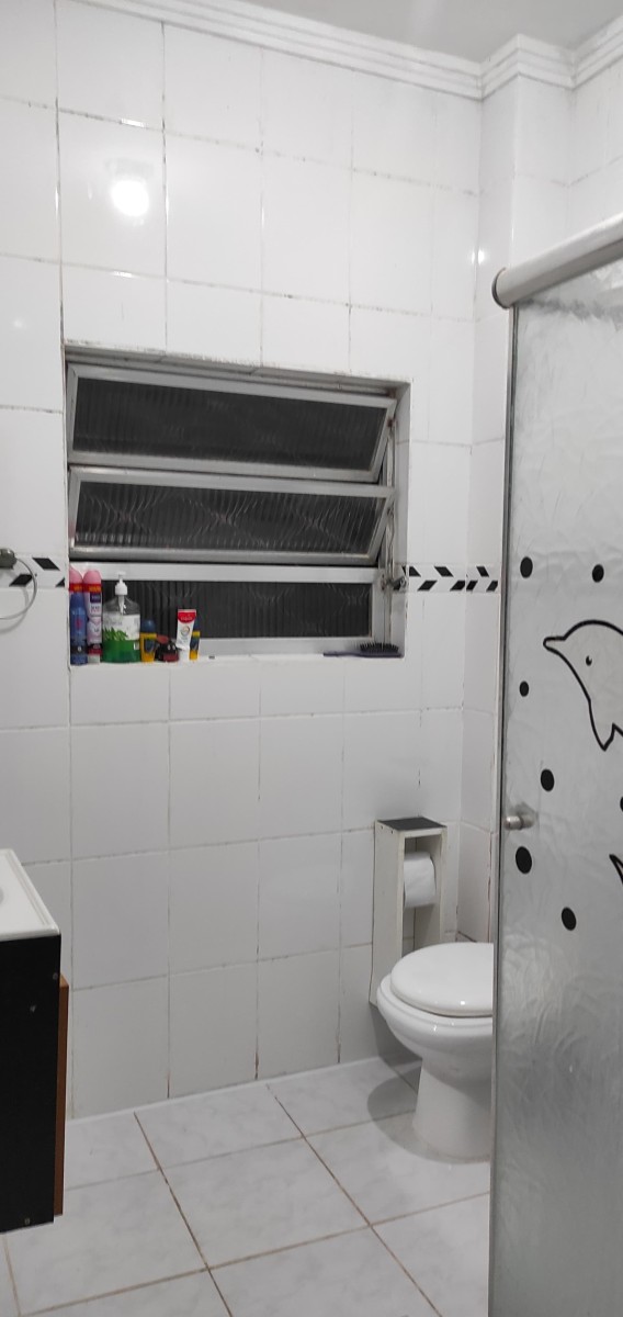 Casa à venda de 2 dormitórios com garagem em São Vicente SP