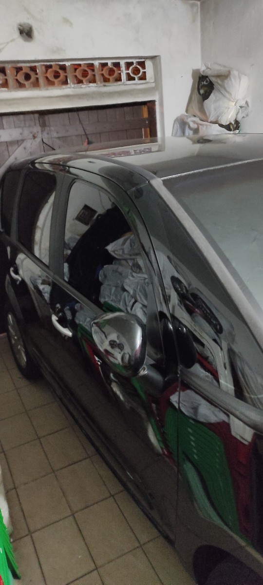 Casa à venda de 2 dormitórios com garagem em São Vicente SP