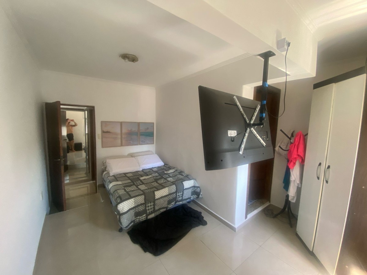 Apartamento à venda de 2 dormitórios no Bairro Boqueirão em Santos SP.