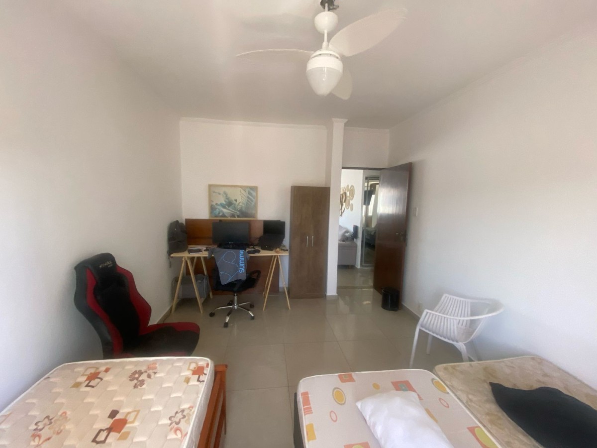 Apartamento à venda de 2 dormitórios no Bairro Boqueirão em Santos SP.