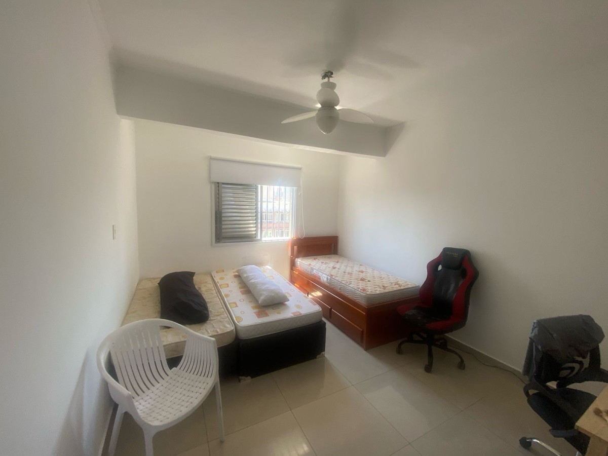 Apartamento à venda de 2 dormitórios no Bairro Boqueirão em Santos SP.