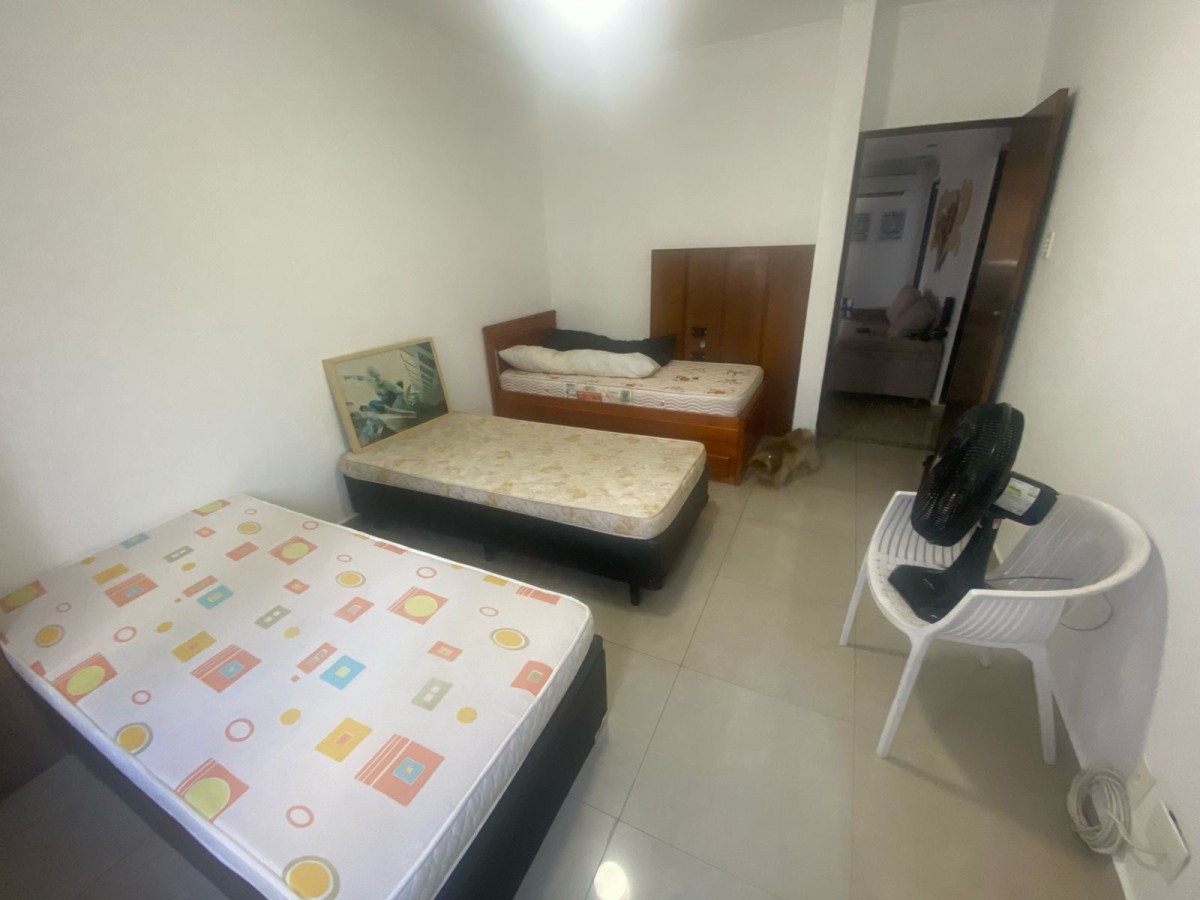Apartamento à venda de 2 dormitórios no Bairro Boqueirão em Santos SP.