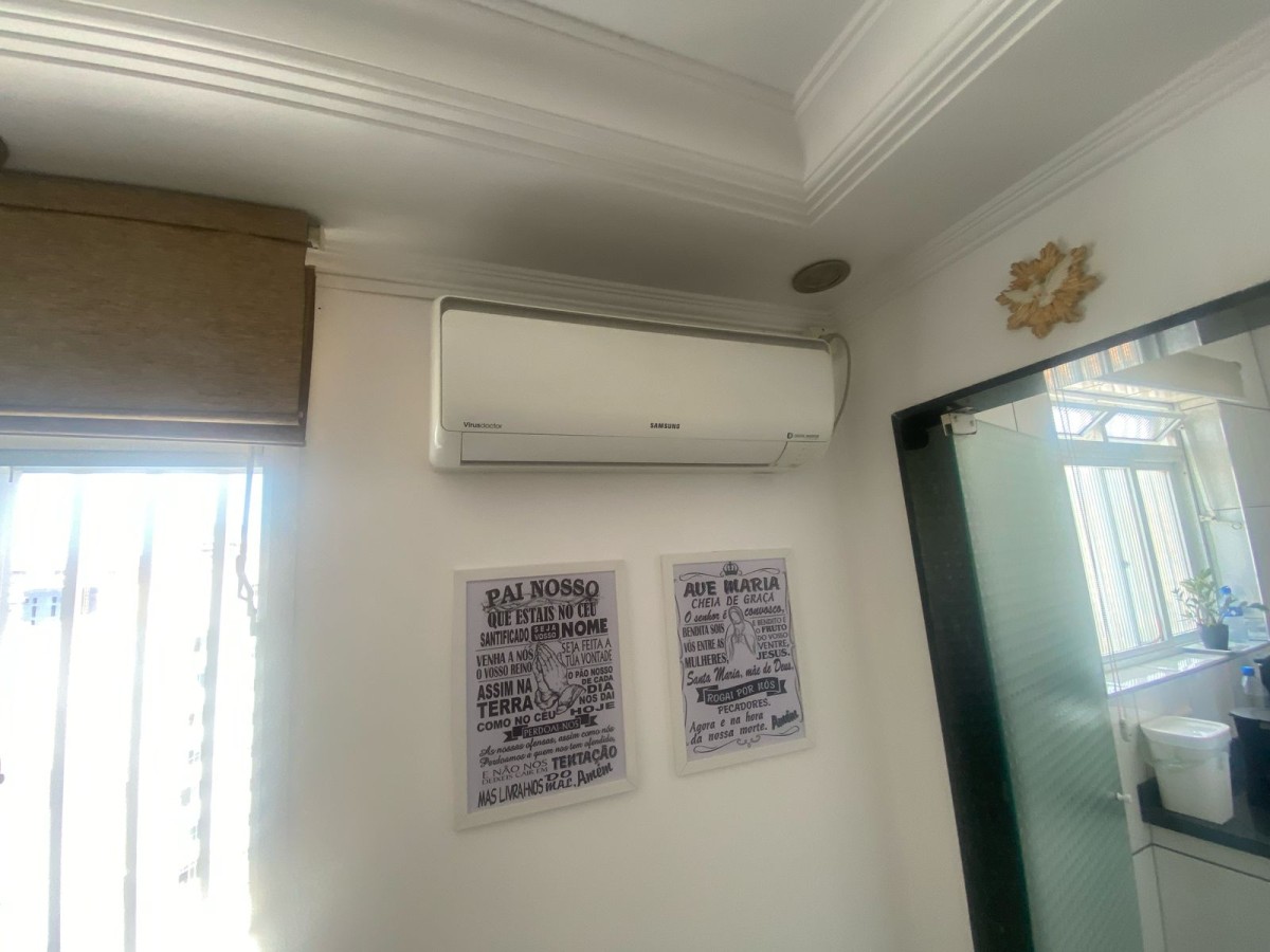 Apartamento à venda de 2 dormitórios no Bairro Boqueirão em Santos SP.