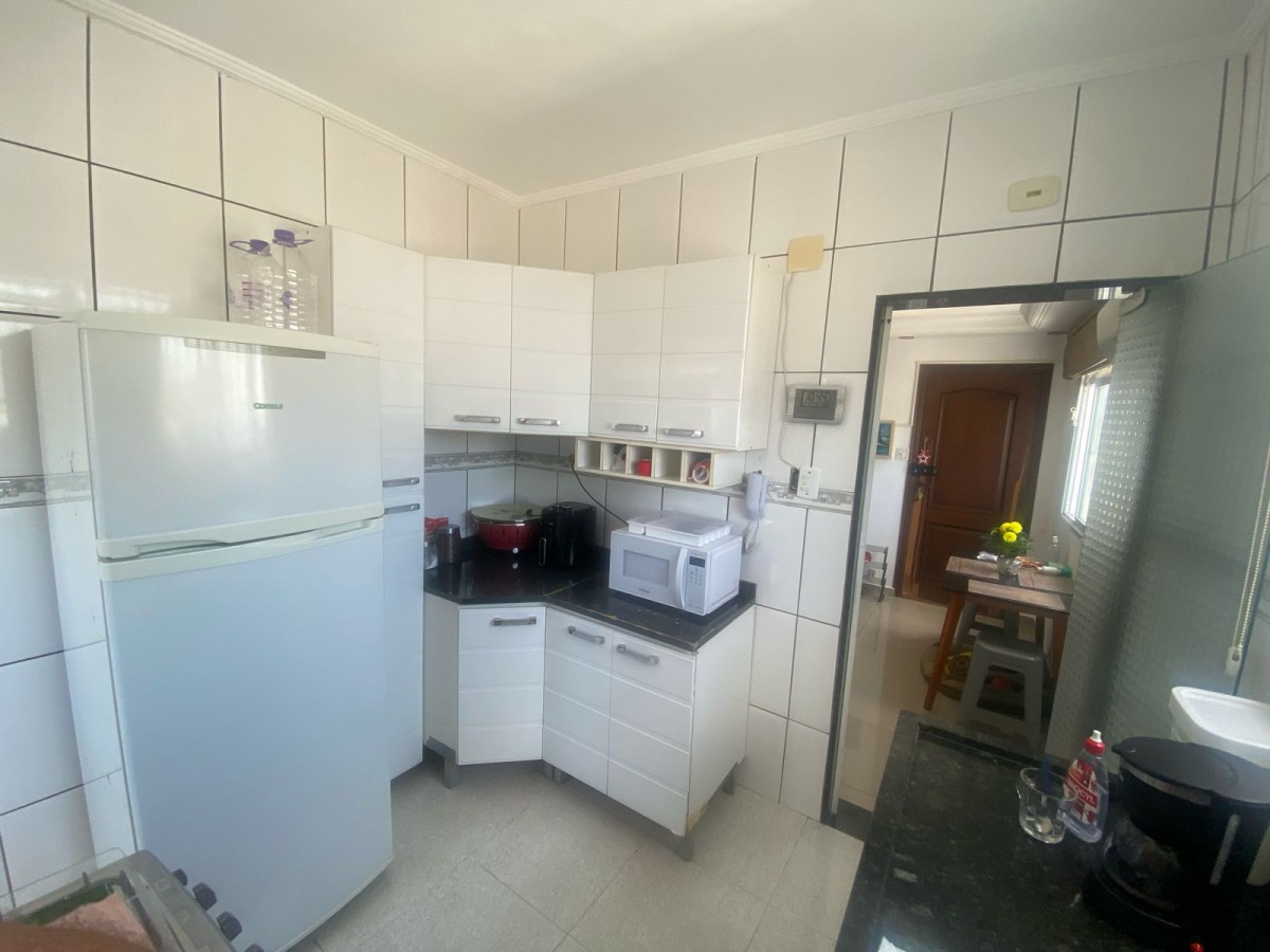 Apartamento à venda de 2 dormitórios no Bairro Boqueirão em Santos SP.