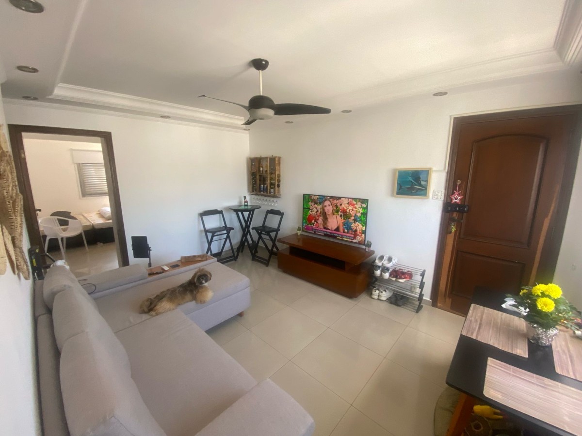 Apartamento à venda de 2 dormitórios no Bairro Boqueirão em Santos SP.