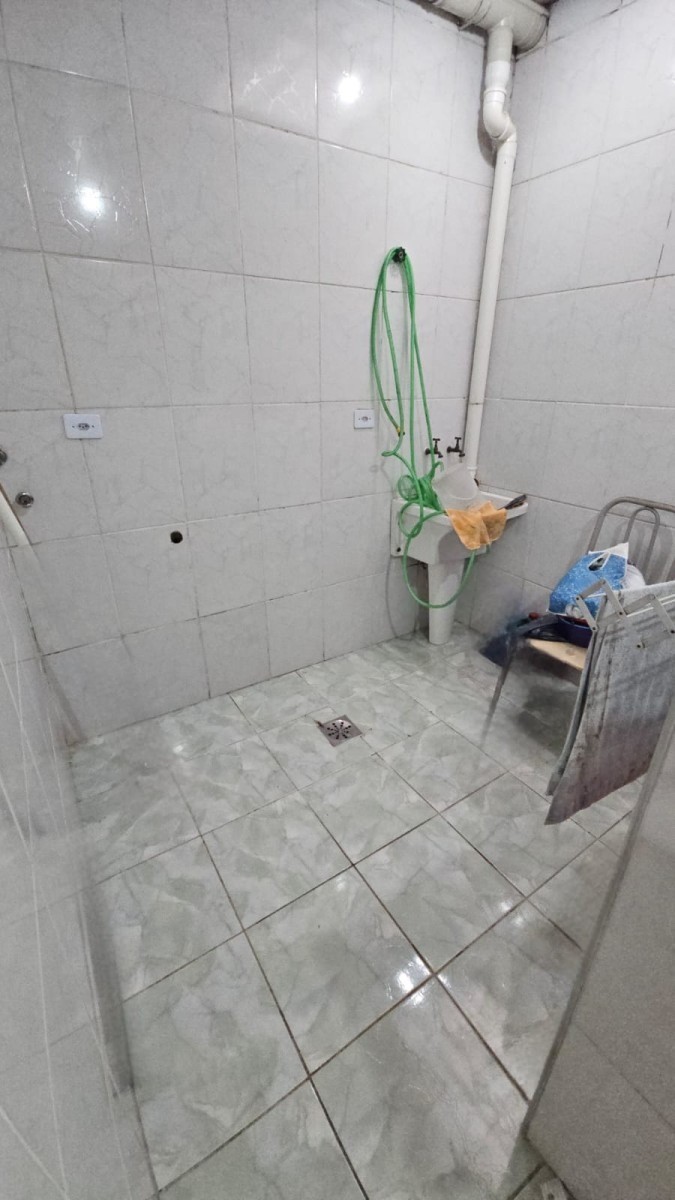 Casa à Venda no Centro de São Vicente – 2 Dormitórios, 1 Vaga e Sem Condomínio - R$ 300 Mil -São Vicente - SP