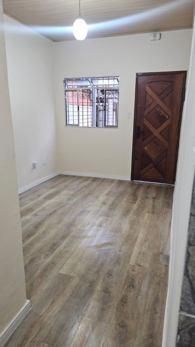 Casa à Venda no Centro de São Vicente – 2 Dormitórios, 1 Vaga e Sem Condomínio - R$ 300 Mil -São Vicente - SP