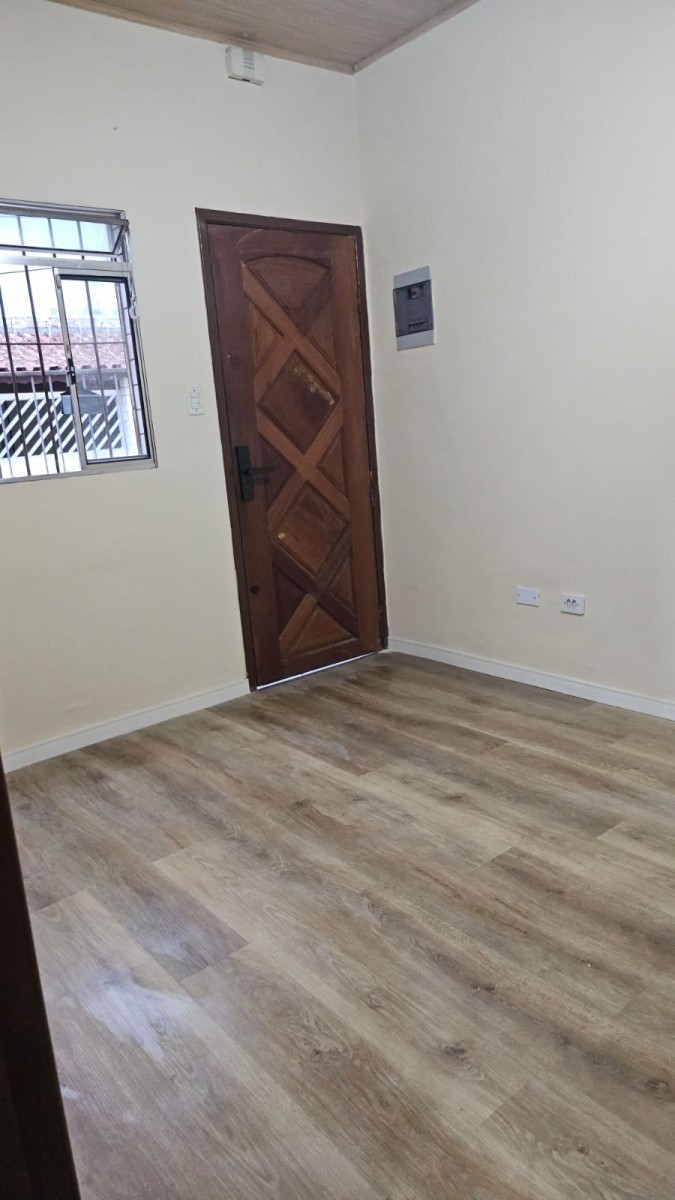 Casa à Venda no Centro de São Vicente – 2 Dormitórios, 1 Vaga e Sem Condomínio - R$ 300 Mil -São Vicente - SP