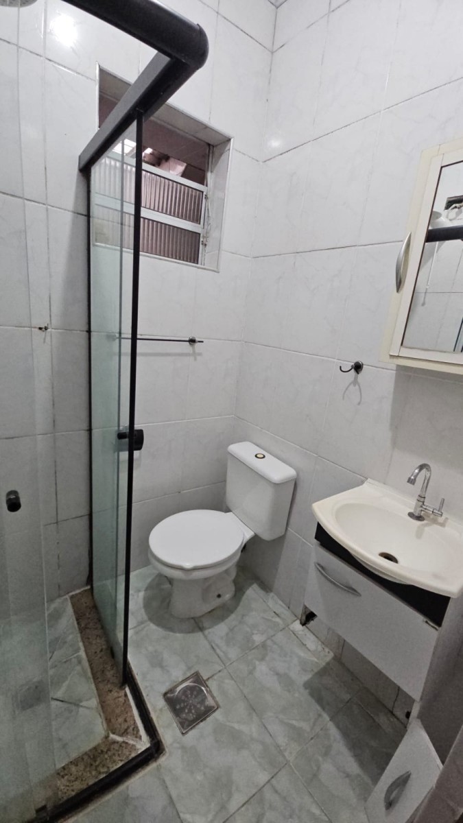 Casa à Venda no Centro de São Vicente – 2 Dormitórios, 1 Vaga e Sem Condomínio - R$ 300 Mil -São Vicente - SP