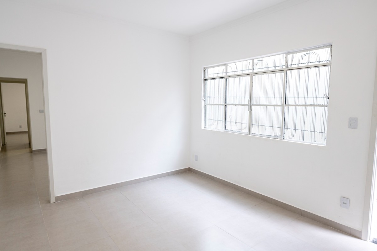 Casa à venda de 2 dormitórios com garagem em São Vicente SP