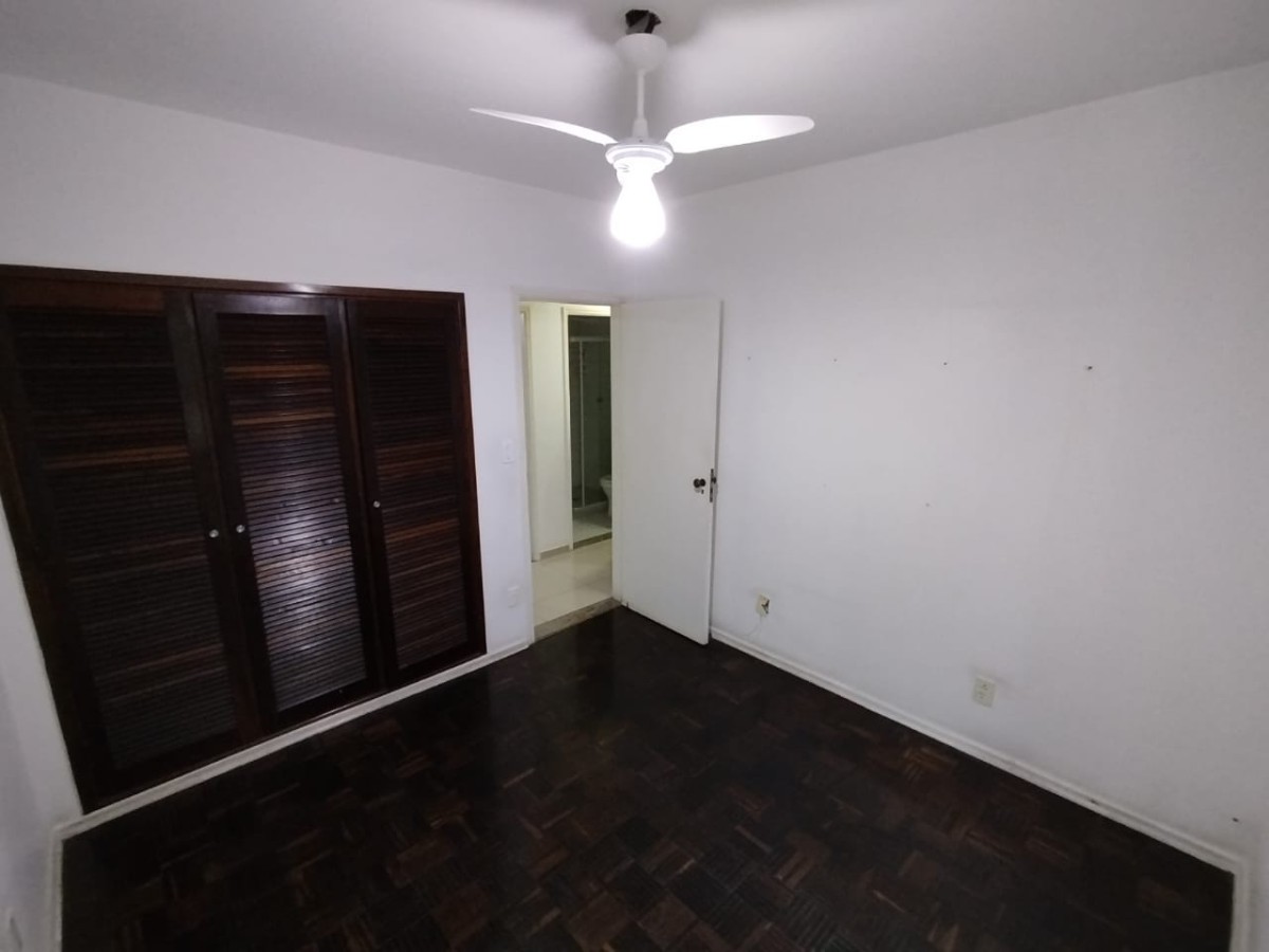 Apartamento à venda de 3 dormitórios com garagem em São Vicente SP