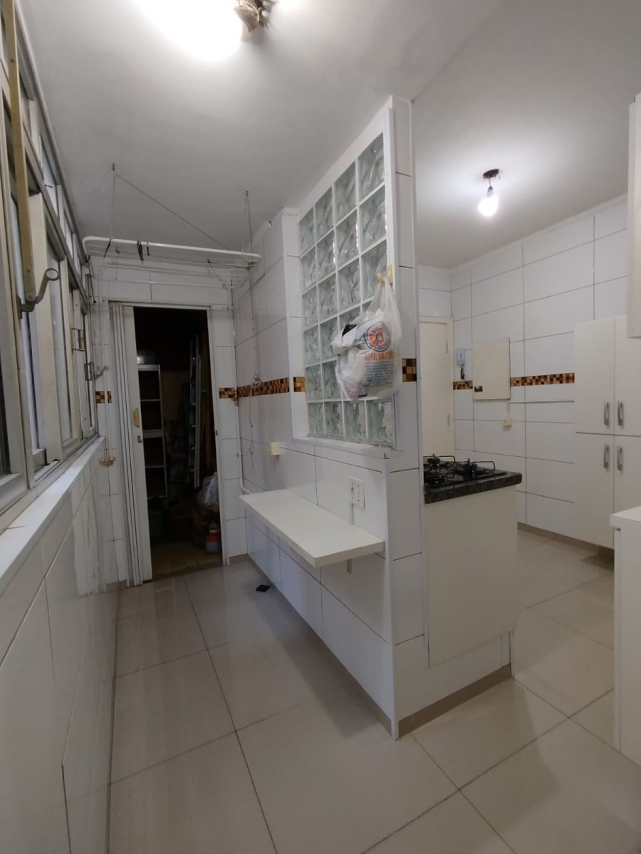 Apartamento à venda de 3 dormitórios com garagem em São Vicente SP