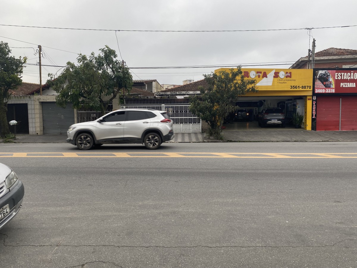 Casa Comercial à Venda na Av. Prefeito José Monteiro – Ponto Nobre da Vila Valença – São Vicente-SP