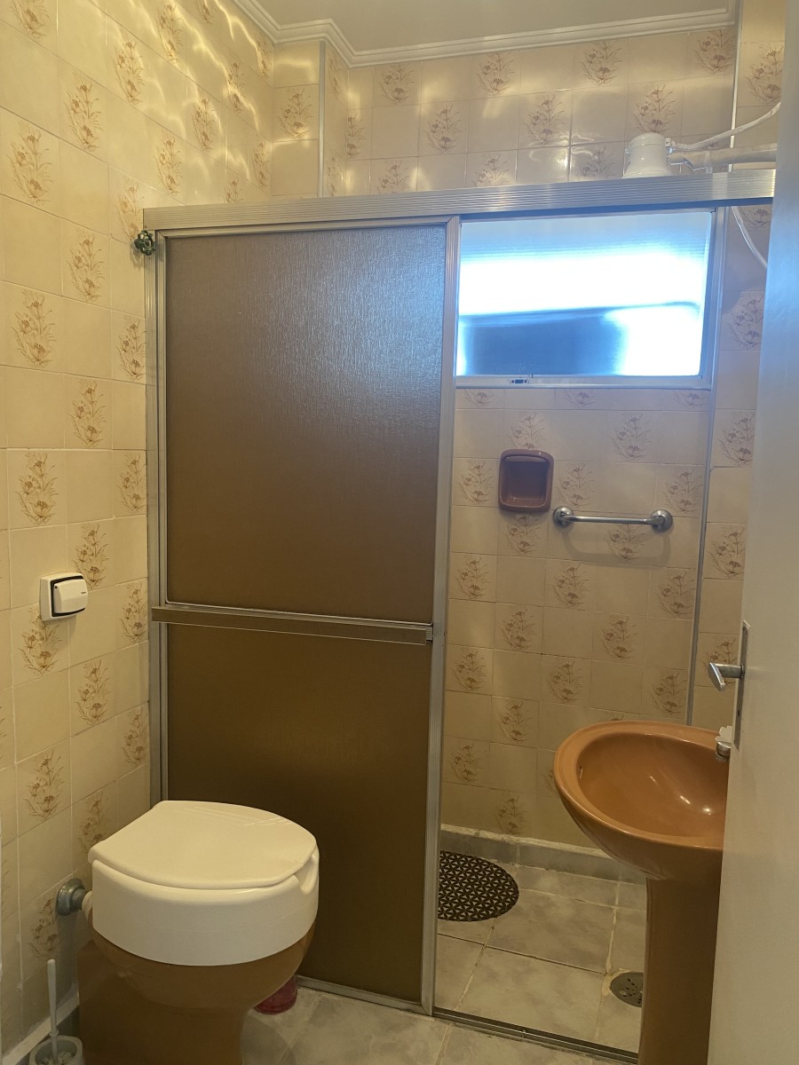 Alugado - Avenida Embaixador Pedro de Toledo, 614 - Apto 1112