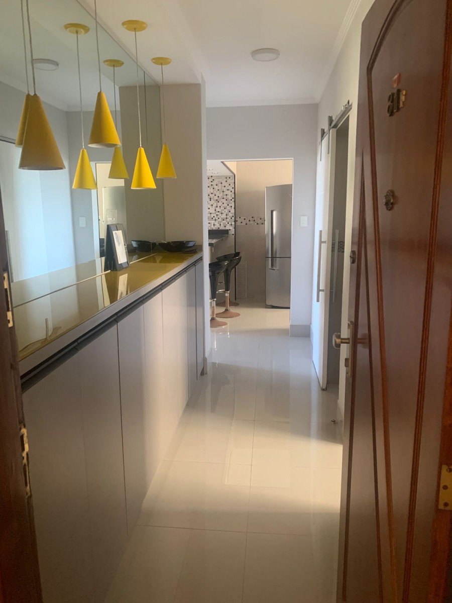Apartamento à Venda no Gonzaga, Santos – Vista para o Mar.