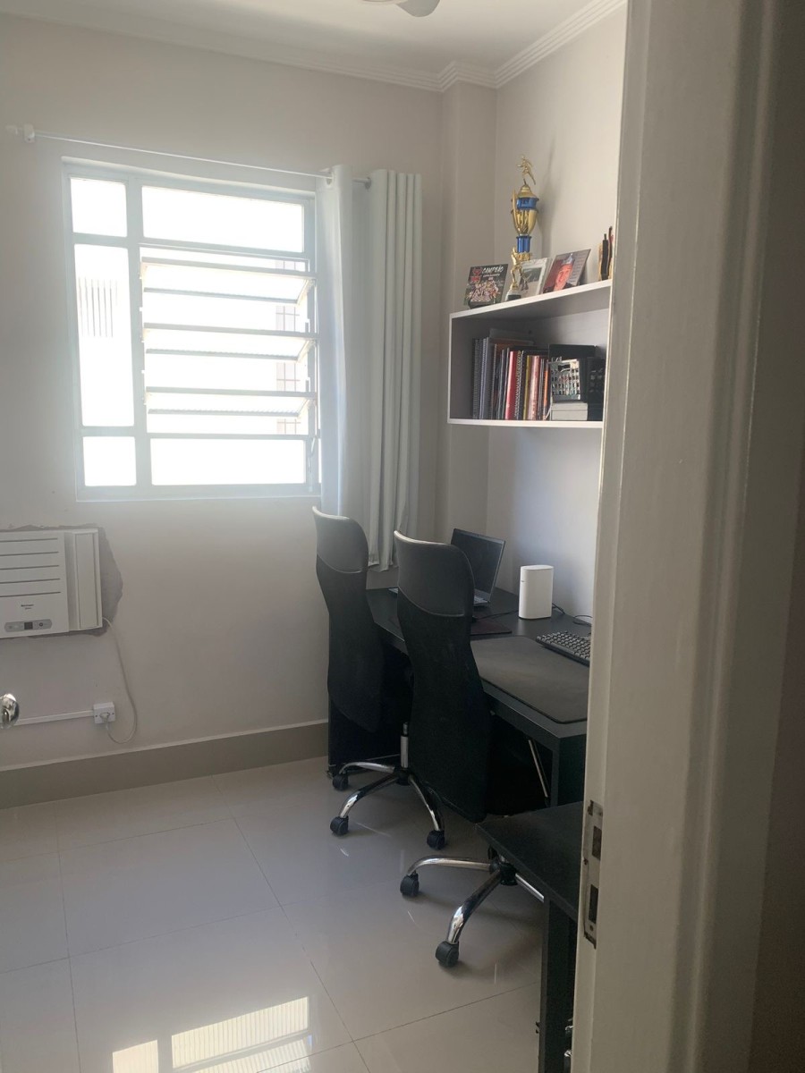 Apartamento à Venda no Gonzaga, Santos – Vista para o Mar.