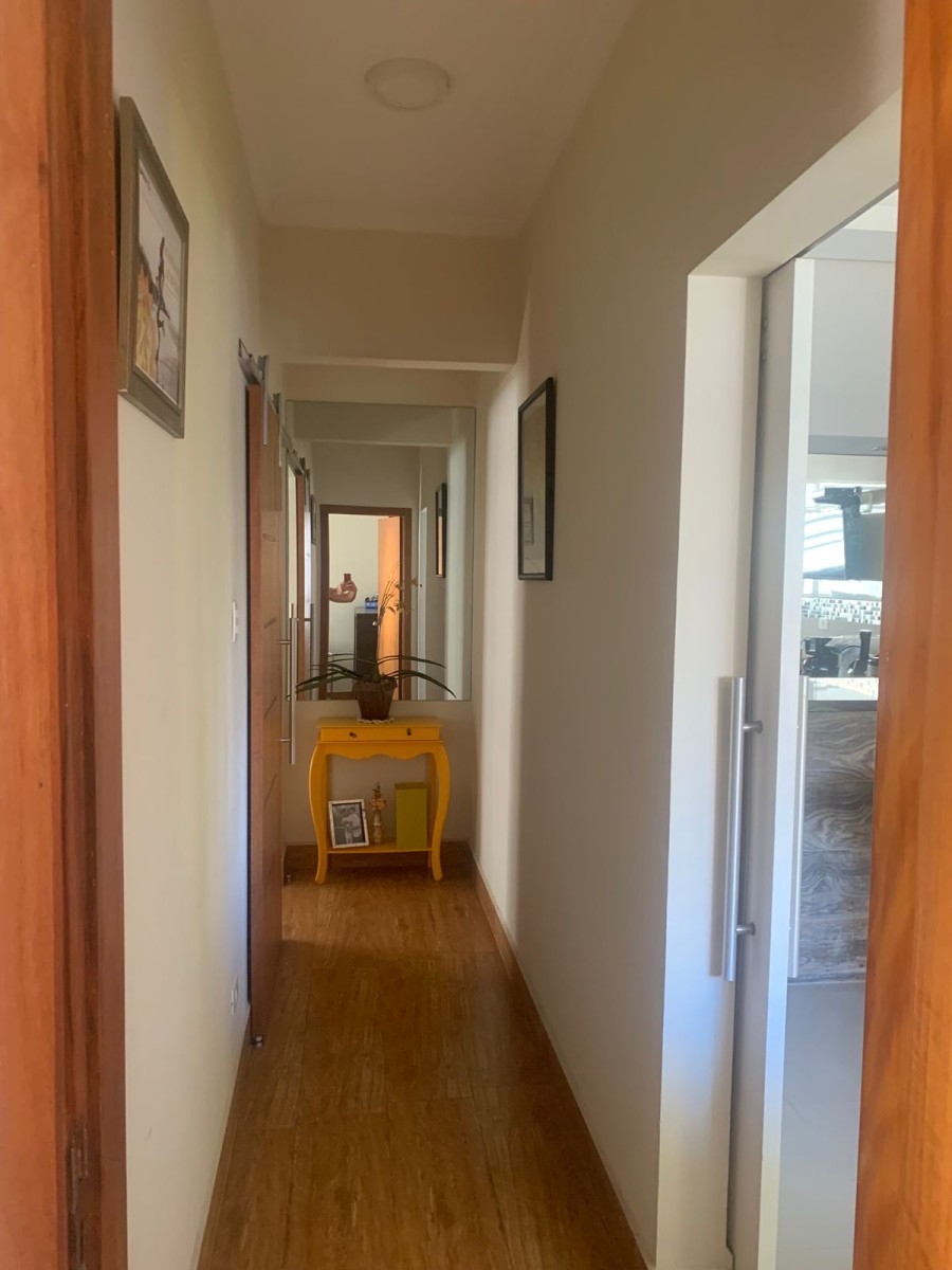 Apartamento à Venda no Gonzaga, Santos – Vista para o Mar.