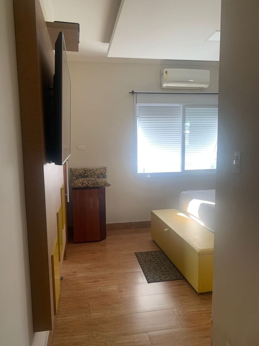 Apartamento à Venda no Gonzaga, Santos – Vista para o Mar.