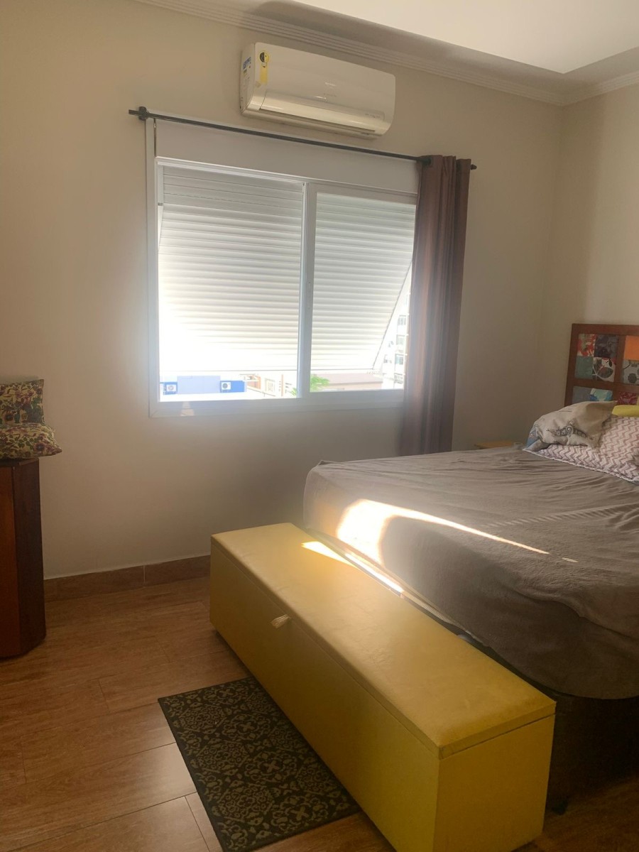 Apartamento à Venda no Gonzaga, Santos – Vista para o Mar.