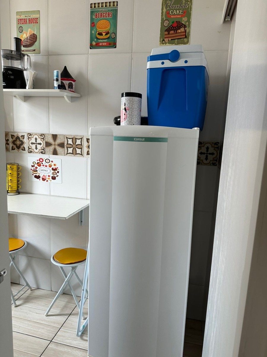 Apartamento à venda de um dormitório com garagem em São Vicente SP.