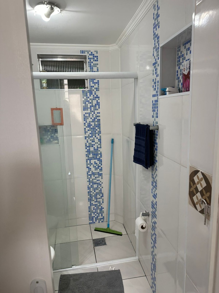 Apartamento à venda de um dormitório com garagem em São Vicente SP.