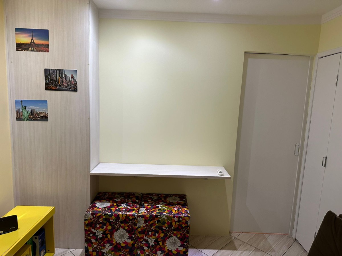 Apartamento à venda de um dormitório com garagem em São Vicente SP.