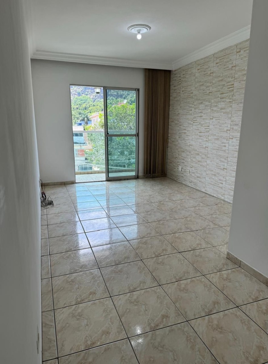 Apartamento à venda de 3 dormitórios com garagem em São Vicente SP.