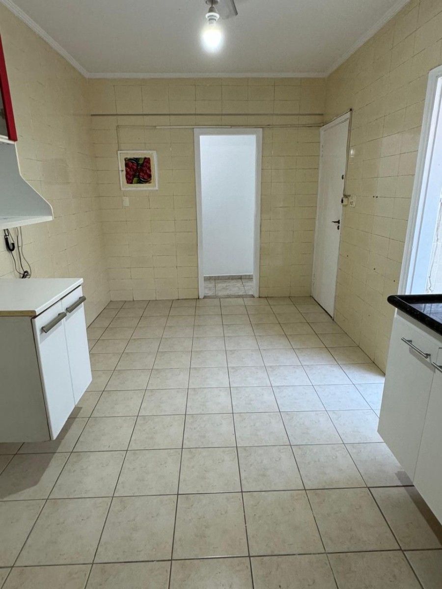 Apartamento à venda de 3 dormitórios com garagem em São Vicente SP.